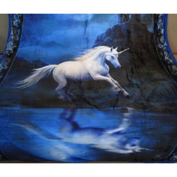 New Anne Stokes Moonlight Unicorn Plush Fleece Throw Gift Blanket Sherpa WARM - Picture 3 of 6